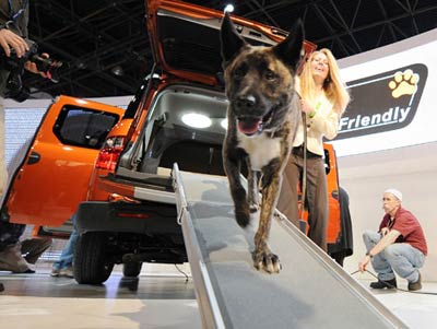 honda unveils dog friendly car