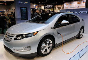 GM hopes Volt charges up other model sales