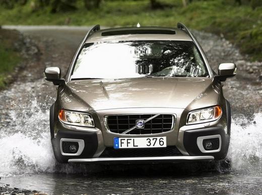 Geely's Volvo says to hire 1200 new staff