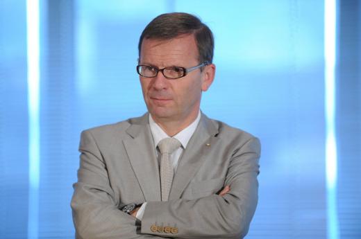 Renault says former COO Pelata quits group