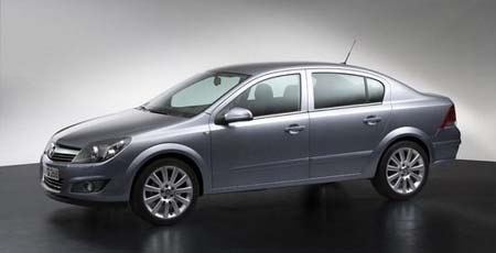 Opel to launch Flextreme Concept and Astra notchback 
