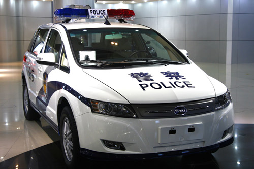 سيارات الشرطة في الصين.. حين تلتقي هيبة الأمن بتطور صناعة السيارات https://autonews.gasgoo.com/resource/editor/BYD%20police%20car.jpg?utm_source=chatgpt.com