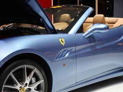 Ferrari California unveiled at Shanghai show