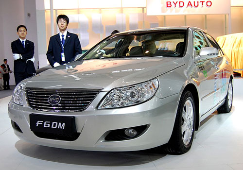 BYD exhibits hybrid cars F6DM, F3DM at Beijing auto show 