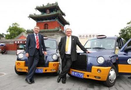 British trade minister hails London taxi in China
