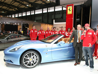 Ferrari California unveiled at Shanghai show