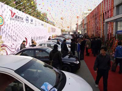 Top 10 PV makers sell 909,700 cars in Q1