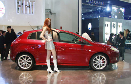 Fiat presents five bright models at Beijing auto show
